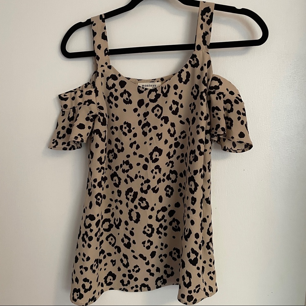 Monteau Cold Shoulder Top